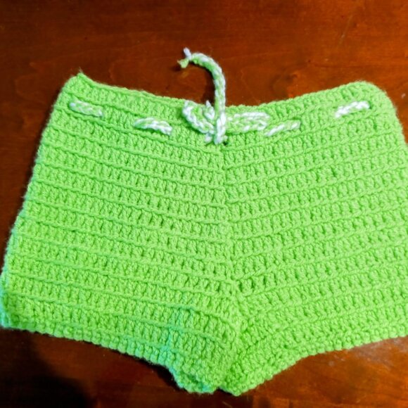 GIRL'S BEACH SHORTS  (SML) - Picture 1 of 7